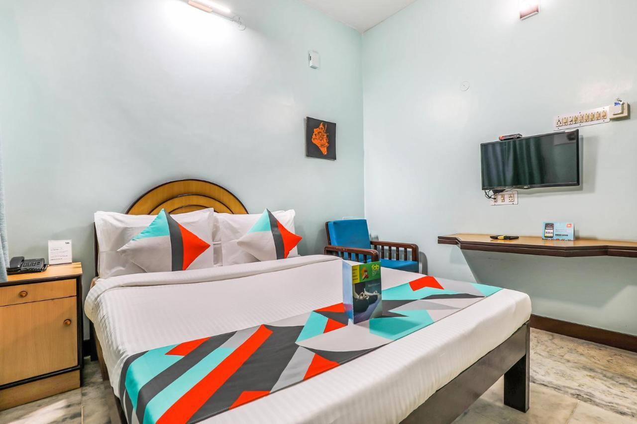 Fabexpress Santhi Inn - Near Promenade Beach Pondicherry Exteriör bild